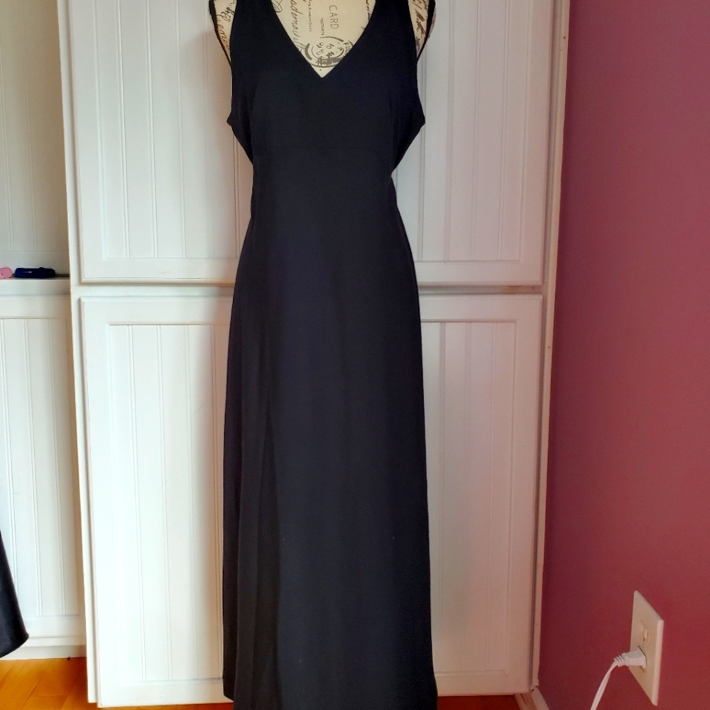 Black V-NeckMaxi Dress Size L